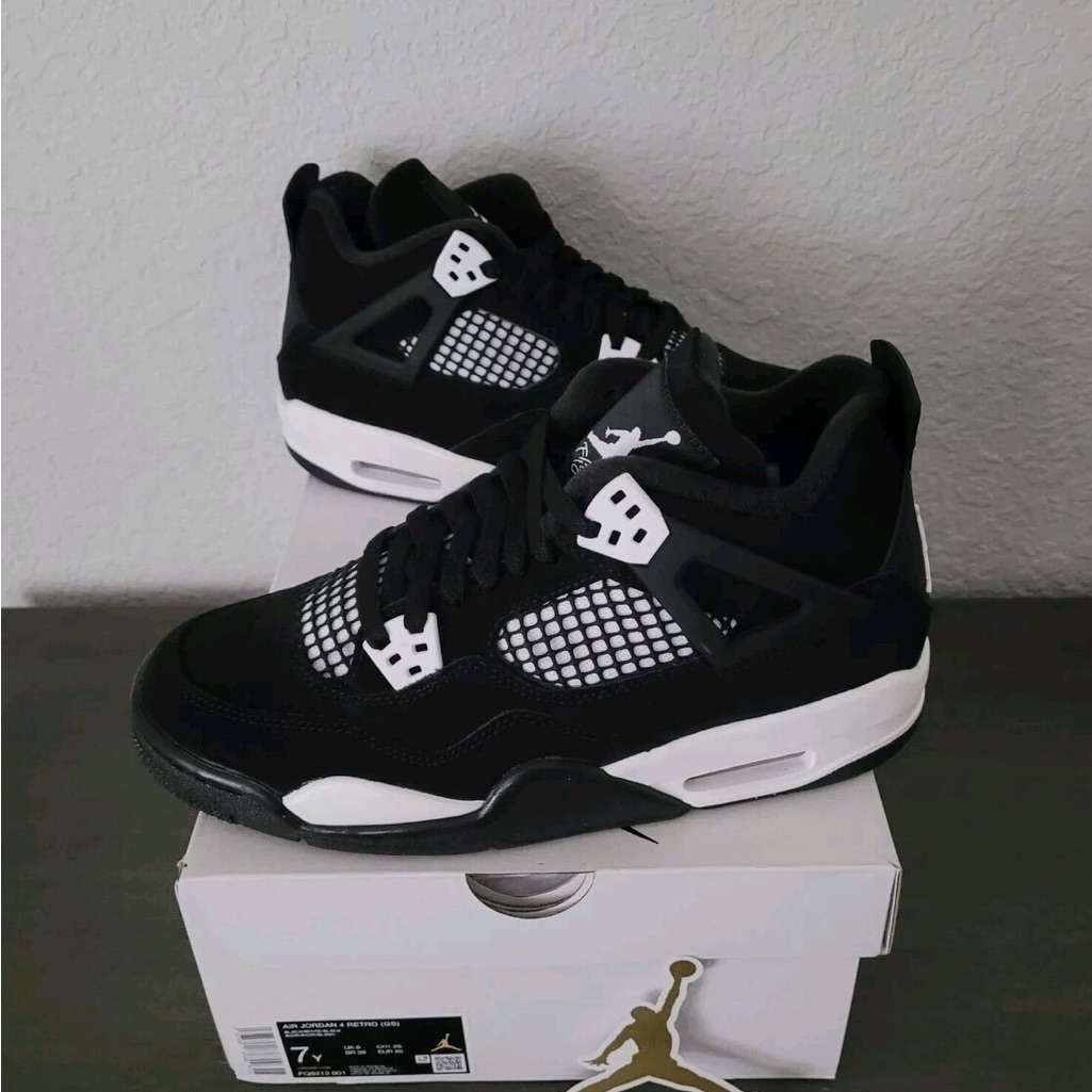 Jordan 4 White Thunders